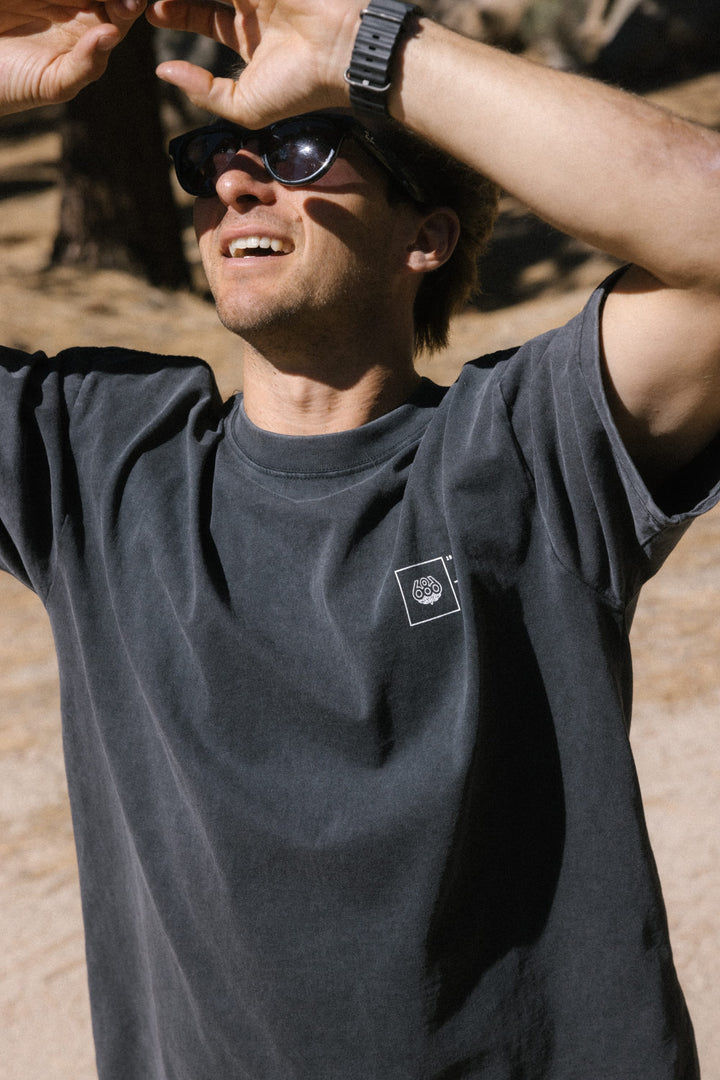 686 Engineered Relaxed SS Tee — VINTAGE BLACK (vista 2)