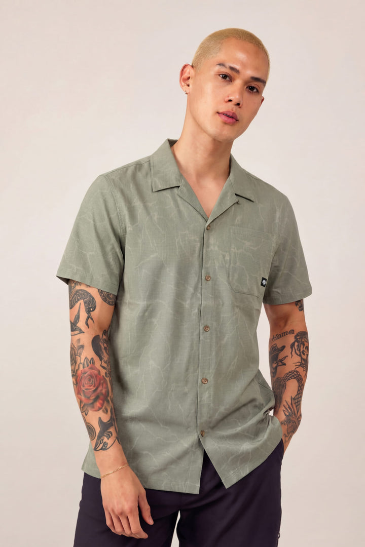 686 Men's Nomad Perforated Button Down Shirt — FATIGUE GREEN MARBLE (vista 2)