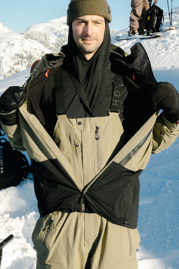 686 Men's GORE-TEX Dispatch™ Shell Bib — SAGE (vista 2)