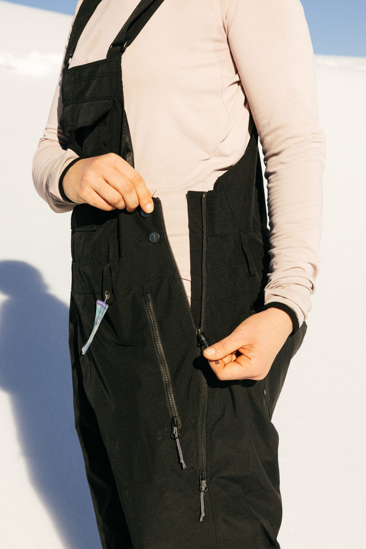 686 Women's Black Magic™ Insulated Bib — BLACK (vista 2)